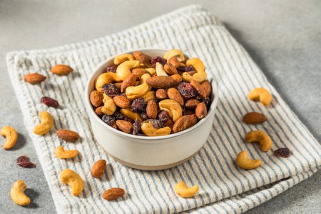Homemade Raw Cashew Cranberry Trail Mix with Almonds