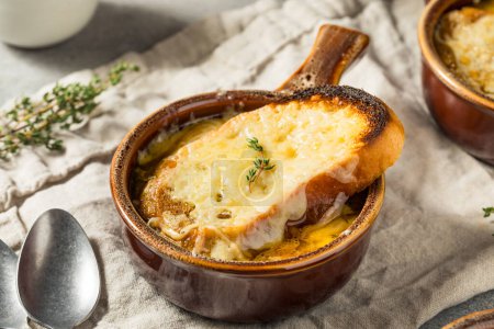 Téléchargez les photos : Soupe à l'oignon française maison au fromage et pain - en image libre de droit