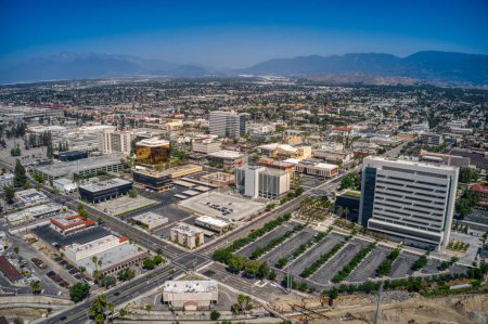 Vista aérea del horizonte de San Bernardino, California