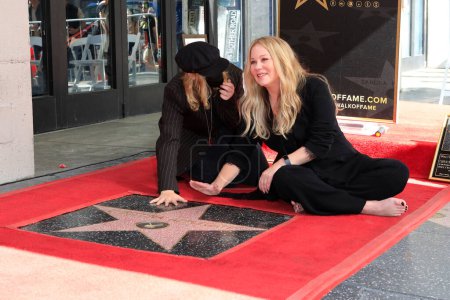Téléchargez les photos : LOS ANGELES - NOV 4 : Christina Applegate, Sadie Grace LeNoble au Christina Applegate Star Ceremony sur le Hollywood Walk of Fame le 4 novembre 2022 à Los Angeles, CA - en image libre de droit