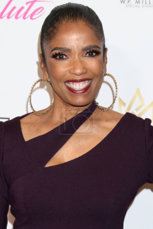Téléchargez les photos : LOS ANGELES - JAN 8:  Areva Martin at A Golden Salute to Sheryl Lee Ralph and Niecy Nash-Betts at the Ritz Carlton Hotel on January 8, 2023 in Marina Del Rey, CA - en image libre de droit