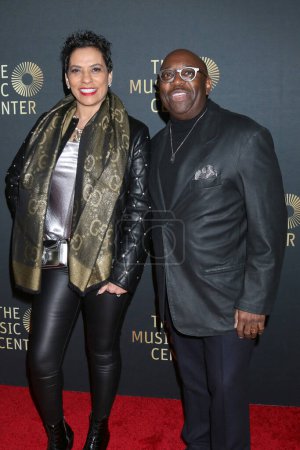 Téléchargez les photos : LOS ANGELES - JAN 14:  Shannon Miller, Daarrell Miller at Music Center Tribute to Jerry Moss at the Music Center on January 14, 2023 in Los Angeles, CA - en image libre de droit