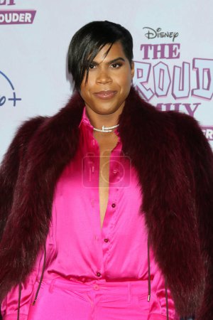 Foto de LOS ANGELES - JAN 19:  EJ Johnson at The Proud Family - Louder and Prouder Series Premiere at the Nate Holden Performing Arts Center on January 19, 2023 in Los Angeles, CA - Imagen libre de derechos