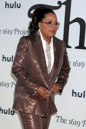 Foto de LOS ANGELES - JAN 26:  Oprah Winfrey at The 1619 Project Premiere Screening at the Motion Picture Academy Musem on January 26, 2023 in Los Angeles, CA - Imagen libre de derechos