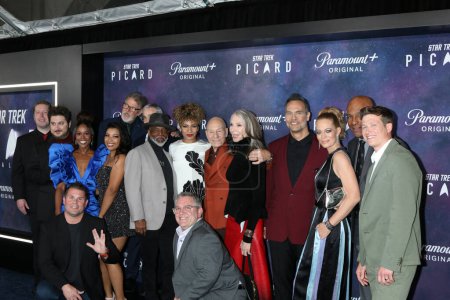 Foto de LOS ANGELES - FEB 9:  Picard Cast and Execs at the Picard Season Three Premiere at the TCL Chinese Theater IMAX on February 9, 2023 in Los Angeles, CA - Imagen libre de derechos