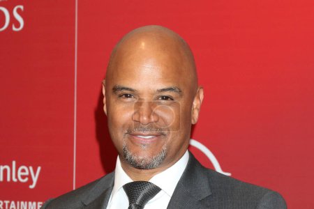 Téléchargez les photos : LOS ANGELES - MAR 1:  Dondre T Whitfield at the 14th AAFCA at the Beverly Wilshire Hotel on March 1, 2023 in Beverly Hills, CA - en image libre de droit