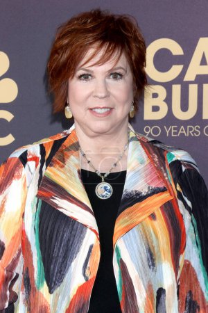 Foto de LOS ANGELES - MAR 2:  Vicki Lawrence at the Carol Burnett  - 90 Years of Laughter and Love Special Taping for NBC at the Avalon Hollywood on March 2, 2023 in Los Angeles, CA - Imagen libre de derechos
