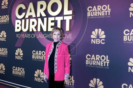 Téléchargez les photos : LOS ANGELES - MAR 2 : Carol Burnett au Carol Burnett - 90 ans de rire et d'amour enregistrement spécial pour NBC à l'Avalon Hollywood le 2 mars 2023 à Los Angeles, CA - en image libre de droit