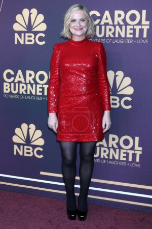 Foto de LOS ANGELES - MAR 2:  Amy Poehler at the Carol Burnett  - 90 Years of Laughter and Love Special Taping for NBC at the Avalon Hollywood on March 2, 2023 in Los Angeles, CA - Imagen libre de derechos