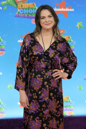 Foto de LOS ÁNGELES - MAR 4: Larisa Oleynik en los Kids Choice Awards 2023 en el Microsoft Theater el 4 de marzo de 2023 en Los Ángeles, CA - Imagen libre de derechos