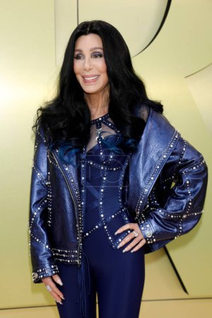 Foto de LOS ÁNGELES - 9 DE MARZO: Cher en el Versace FW23 Show en el Pacific Design Center el 9 de marzo de 2023 en West Hollywood, CA - Imagen libre de derechos