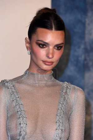 Photo for LOS ANGELES - MAR 12:  Emily Ratajkowski at the 2023 Vanity Fair Oscar Party at the Wallis Annenberg Center for the Performing Arts on March 12, 2023 in Beverly Hills, CA - Royalty Free Image