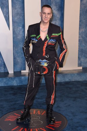 Photo for LOS ANGELES - MAR 12:  Jeremy Scott at the 2023 Vanity Fair Oscar Party at the Wallis Annenberg Center for the Performing Arts on March 12, 2023 in Beverly Hills, CA - Royalty Free Image