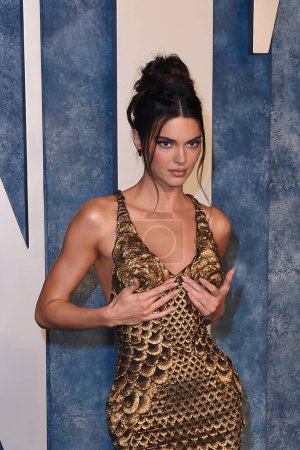 Téléchargez les photos : LOS ANGELES - MAR 12 : Kendall Jenner à la Vanity Fair Oscar Party 2023 au Wallis Annenberg Center for the Performing Arts le 12 mars 2023 à Beverly Hills, CA - en image libre de droit