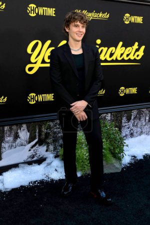 Téléchargez les photos : LOS ANGELES - MAR 22 : Hunter Doohan au Yellowjackets Season Two Premiere au TCL Chinese Theater IMAX le 22 mars 2023 à Los Angeles, CA - en image libre de droit