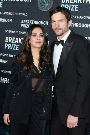 Photo for LOS ANGELES - APR 15:  Mila Kunis, Ashton Kutcher at the 9th Breakthrough Prize Ceremony Arrivals at the Academy Museum of Motion Pictures on April 15, 2023 in Los Angeles, CA - Royalty Free Image