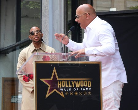 Foto de LOS ÁNGELES - 18 DE MAYO: Chris Bridges alias Ludacris, Vin Diesel en la ceremonia de la estrella de Ludacris en el Paseo de la Fama de Hollywood el 18 de mayo de 2023 en Los Ángeles, CA - Imagen libre de derechos