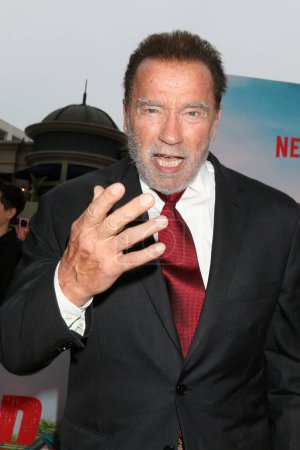Foto de LOS ÁNGELES - 22 DE MAYO: Arnold Schwarzenegger en el estreno de la serie de televisión FUBAR en The Grove el 22 de mayo de 2023 en Los Ángeles, CA - Imagen libre de derechos