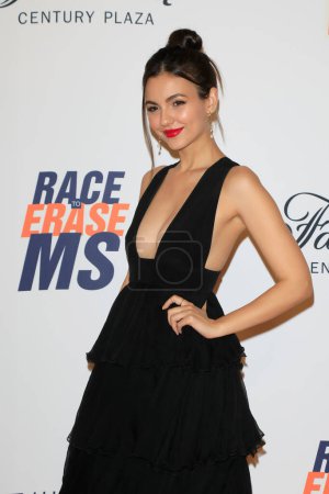 Photo for LOS ANGELES - MAY 20:  Victoria Justice at 29th Race to Erase MS Gala at the Fairmont Century Plaza on May 20, 2022 in Century City, CA - Royalty Free Image