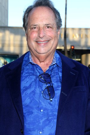 Photo for LOS ANGELES - AUG 17:  Jon Lovitz at the Mike Tyson Cares And We2Matter Host 100 Women Matter Celebrity Fundraiser Gala at the Morgan Stanley Building on August 17, 2023 in Beverly Hills, CA - Royalty Free Image