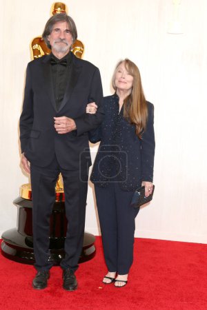 Téléchargez les photos : LOS ANGELES - MAR 10 : Jack Fisk, Sissy Spacek at the 96th Academy Awards Arrivée au Dolby Theater le 10 mars 2024 à Los Angeles, CA - en image libre de droit