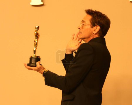 Téléchargez les photos : LOS ANGELES - MAR 10 : Robert Downey Jr à la 96ème salle de presse des Oscars au Dolby Theater le 10 mars 2024 à Los Angeles, CA - en image libre de droit