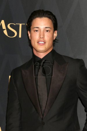 LOS ANGELES - 8. JAN: Derek Luh bei den ASTRA TV Awards im Biltmore Hotel am 8. Januar 2024 in Los Angeles, CA