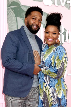 Photo for LOS ANGELES - MAR 14:  Anthony Davis, Yvette Nicole Brown at the Palm Royal World Premiere Screening at the Samuel Goldwyn Theater on March 14, 2024 in Beverly Hills, CA - Royalty Free Image
