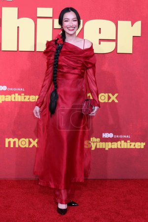 Foto de LOS ÁNGELES - 9 DE ABRIL: la actriz Jessica Truong en el estreno de The Sympathizer HBO en el Paramount Theater el 9 de abril de 2024 en Los Ángeles, CA - Imagen libre de derechos