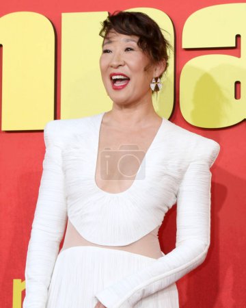 Téléchargez les photos : LOS ANGELES - 9 AVRIL : l'actrice Sandra Oh à la première de The Sympathizer HBO au Paramount Theater le 9 avril 2024 à Los Angeles, Californie - en image libre de droit