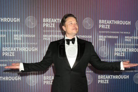 Téléchargez les photos : LOS ANGELES, ÉTATS-UNIS - 13 AVRIL : Elon Musk à la 10e cérémonie annuelle de remise des prix révolutionnaires au Academy Museum of Motion Pictures le 13 avril 2024 à Los Angeles, Californie - en image libre de droit