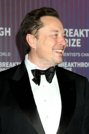 Foto de LOS ÁNGELES, EE.UU. - 13 DE ABRIL: Elon Musk en la 10ª Ceremonia Anual del Premio Breakthrough en el Museo de la Academia de Cine el 13 de abril de 2024 en Los Ángeles, CA - Imagen libre de derechos