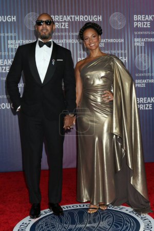 Photo for LOS ANGELES, USA - APRIL 13:  Swizz Beatz, Alicia Keys at the 10th Annual Breakthrough Prize Ceremony at the Academy Museum of Motion Pictures on April 13, 2024 in Los Angeles, CA - Royalty Free Image