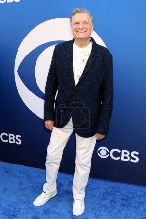 Photo for LOS ANGELES, USA - MAY 2, 2024:  Drew Carey at the CBS Fall Preview Party at the Paramount Studios on May 2, 2024 in Los Angeles, CA - Royalty Free Image