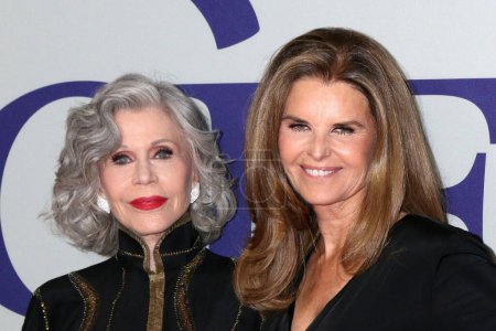 Foto de LOS ANGELES, USA - MAY 21, 2024:  Jane Fonda, Maria Shriver at the 2024 Gracie Awards at the Beverly Wilshire Hotel on May 21, 2024 in Beverly Hills, CA - Imagen libre de derechos