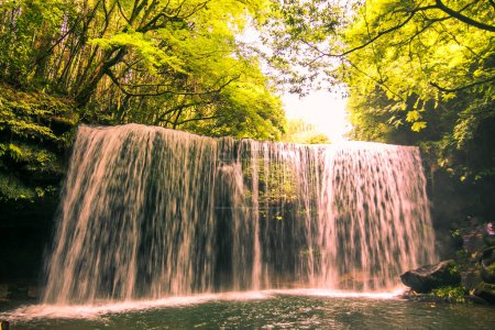 Téléchargez les photos : Waterfall in Kumamoto Prefecture, famous for Japanese TV commercials - en image libre de droit