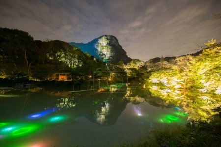 Foto de Beautiful view of Mt. Mifuneyama Decorated with illumination - Imagen libre de derechos