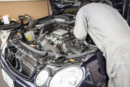 Foto de Mecánica y reparación de automóviles en el garaje - Imagen libre de derechos