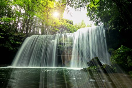 Téléchargez les photos : Waterfall in Kumamoto Prefecture, famous for Japanese TV commercials - en image libre de droit