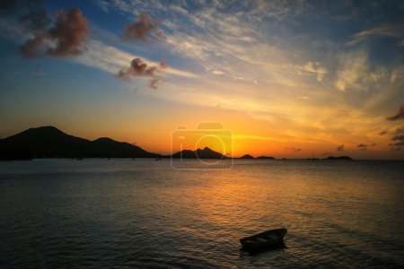 Coucher de soleil sur la baie de Hillsborough, île Carriacou, Grenade. Hillsborough est la plus grande ville de l'île.