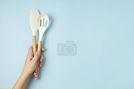 Foto de Utensilios de cocina color pastel vista superior. Blog de cocina, clases, taller, concepto de plantilla de receta - Imagen libre de derechos