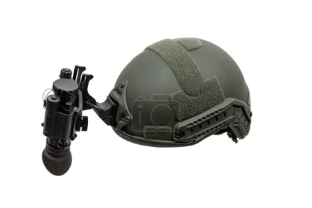 Nachtsichtgerät am Helm befestigt. Ein spezielles Gerät zum Beobachten im Dunkeln. Ausrüstung für Militär, Polizei und Spezialeinheiten. Isoliert auf weißem Hintergrund.