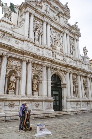 Téléchargez les photos : Venise, Italie - 14 Nov, 2022 : Église Sainte-Marie-du-Lys Venise - en image libre de droit
