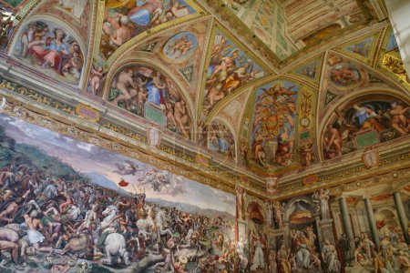 Téléchargez les photos : Rome, Italie - 27 Nov, 2022 : Fresques dans le mur et le plafond de l'une des salles Rafael dans les musées du Vatican - en image libre de droit