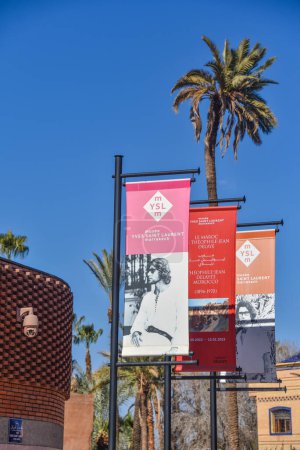 Foto de Marrakech, Marruecos - 24 / 02 / 2023: Exterior del Museo Yves Saint Laurent en Marrakech - Imagen libre de derechos