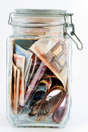 Foto de Ahorros cristalinos: El poder de los pequeños pasos hacia los grandes objetivos financieros - Imagen libre de derechos