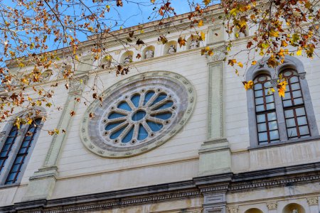 Téléchargez les photos : L "église de Santa Maria de Mataro : un point de repère historique et culturel - en image libre de droit