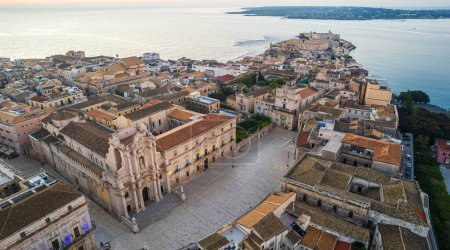 Foto de Vista aérea de la isla de Ortigia en Siracusa, Sicilia, Italia, Europa, Patrimonio de la Humanidad - Imagen libre de derechos