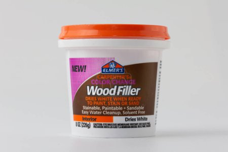 Téléchargez les photos : STILLWATER, MN, États-Unis - 27 OCTOBRE 2022 : Elmer's Wood Filler and trademark logo. - en image libre de droit