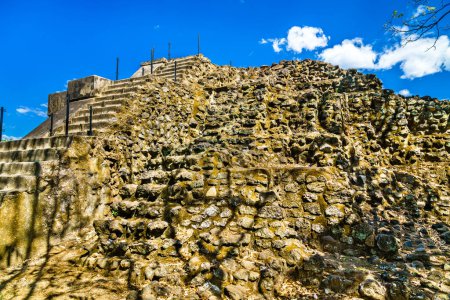 Foto de Ruinas mayas de El Tazumal cerca de Santa Ana en El Salvador, Centroamérica - Imagen libre de derechos